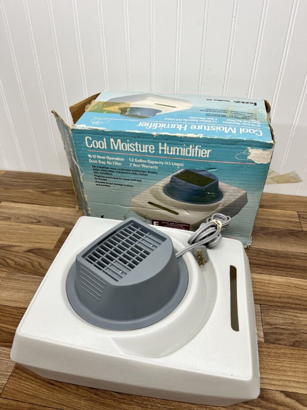 Kaz DynaMist 370F Cool Moisture Humidifier With DynaFilter Air-Cleaning System - Picture 2 of 9